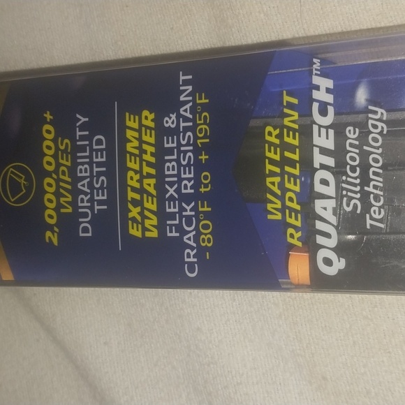 Windshield wiper sells from Michelin at 34.99 - Picture 3 of 11